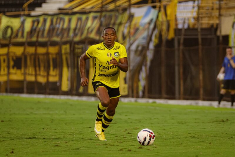 RODOLFO MARCA NOS ACRÉSCIMOS E SÃO BERNARDO ESTREIA COM EMPATE NA SÉRIE C