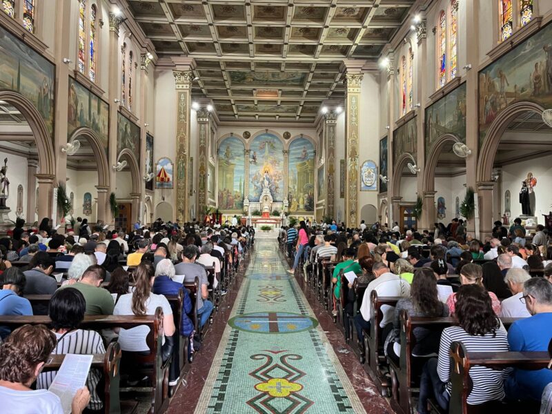 DOMINGO DE RAMOS LOTA IGREJA MATRIZ EM SÃO BERNARDO