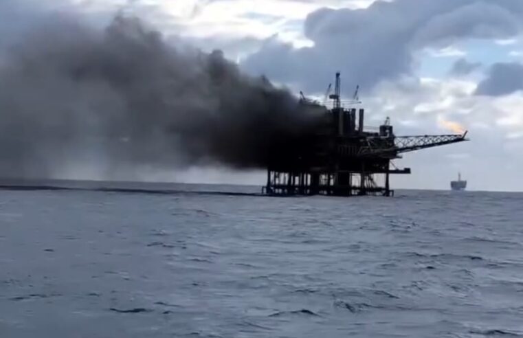 INCÊNDIO EM PLATAFORMA DA PETROBRAS DEIXA 14 FERIDOS NO LITORAL DO RIO