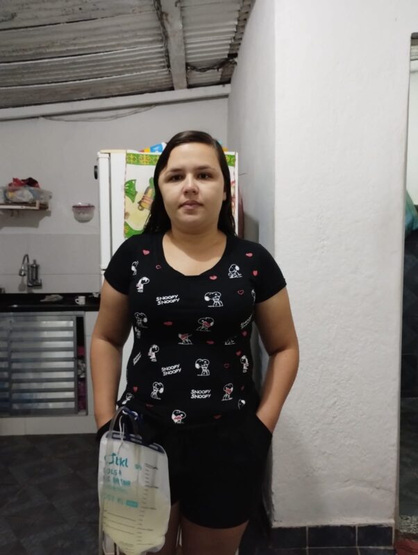 JOVEM DE SÃO BERNARDO COM DOENÇA RARA BEBE 16 LITROS DE ÁGUA POR DIA E BUSCA TRATAMENTO NO HOSPITAL DAS CLÍNICAS DA CAPITAL