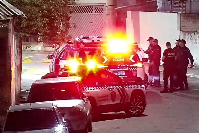 VIDEOMONITORAMENTO DO CGE FLAGRA FURTO EM OBRA NO BAIRRO SÃO JOSÉ E HOMEM É PRESO PELA GCM DE SÃO CAETANO