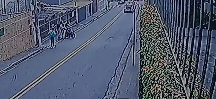 DUPLA ARMADA ROUBA MOTO EM TRAVESSA DO NOVA PETRÓPOLIS