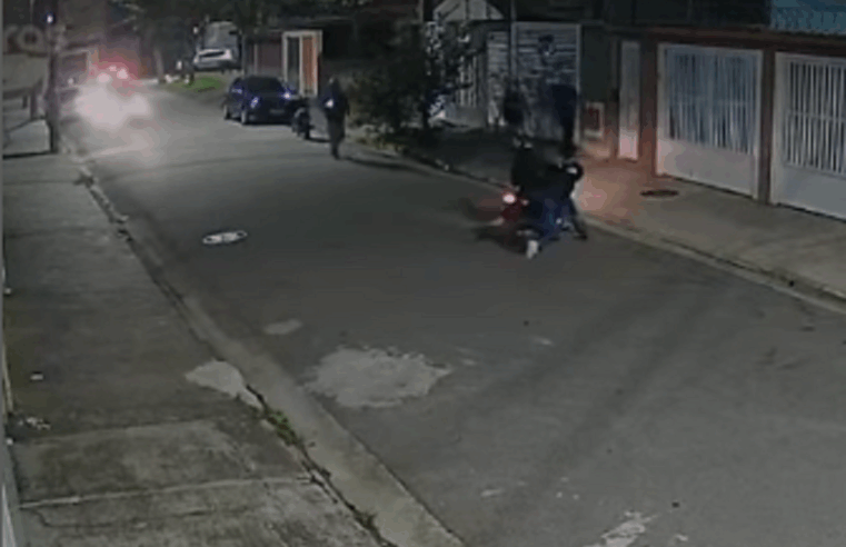 VÍDEO MOSTRA MOMENTO EM QUE CRIMINOS0 ABANDONA COMPARSA BALEAD0 APÓS TENTAR ASSALTAR PM EM SANTO ANDRÉ