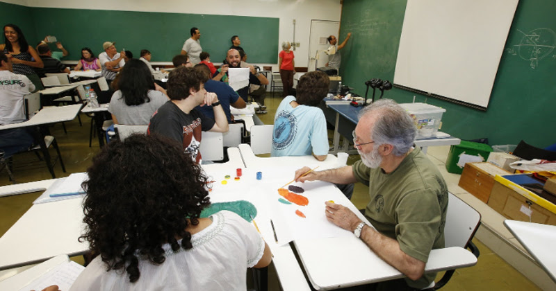 ENCONTRO ORGANIZADO PELA USP PROMOVE FORMAÇÃO CONTINUADA PARA PROFESSORES DA EDUCAÇÃO BÁSICA