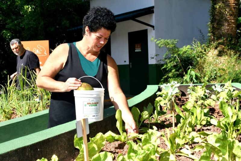 SANTO ANDRÉ CRIA PROJETO PARA TROCAR RESÍDUOS ORGÂNICOS POR HORTALIÇA OU COMPOSTO