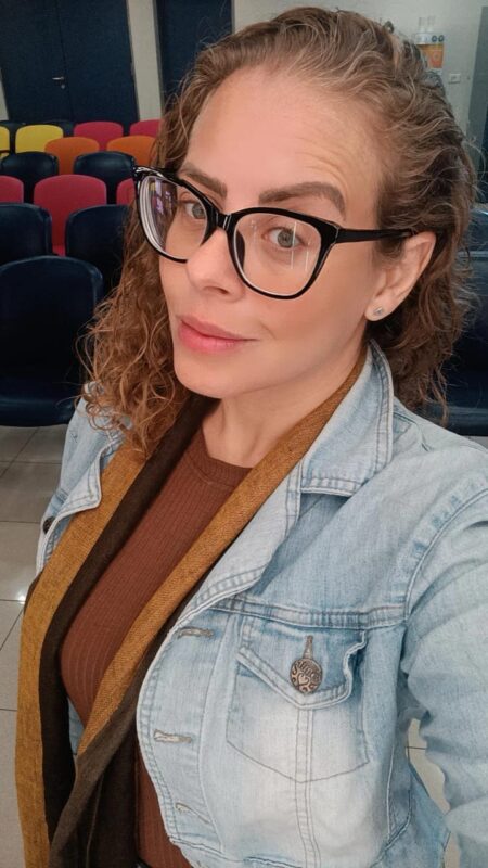 NO DIA MUNDIAL DA ESCLEROSE MÚLTIPLA, NUTRICIONISTA DO BAIRRO SANTA TEREZINHA RELATA SUA LUTA CONTRA A DOENÇA