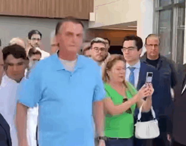 BOLSONARO TEM ALTA HOSPITALAR APÓS TRÊS SEMANAS INTERNADO