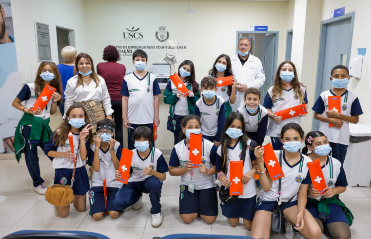 ALUNOS DA EMEF SENADOR FLÁQUER VISITAM CENTRO ODONTOLÓGICO DE SÃO CAETANO