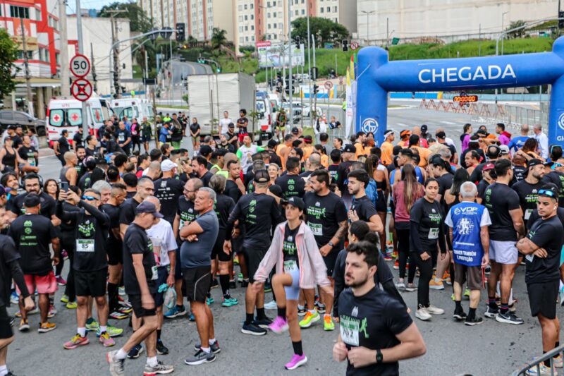 CERCA DE 2 MIL PESSOAS PARTICIPAM DA CORRIDA 1º DE MAIO RUN EM SÃO BERNARDO