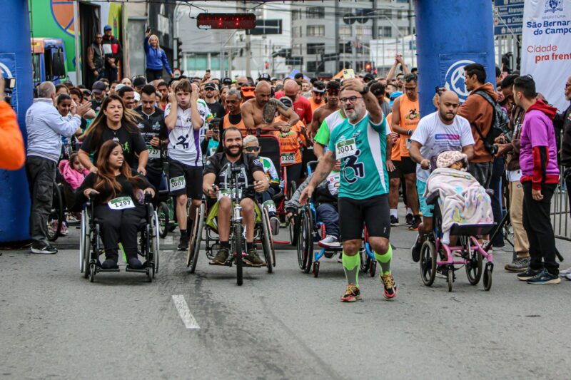 CERCA DE 2 MIL PESSOAS PARTICIPAM DA CORRIDA 1º DE MAIO RUN EM SÃO BERNARDO