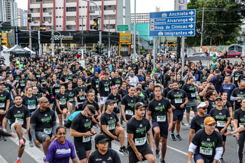CERCA DE 2 MIL PESSOAS PARTICIPAM DA CORRIDA 1º DE MAIO RUN EM SÃO BERNARDO