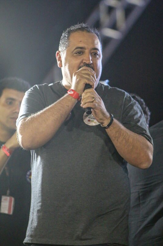 70 MIL LOTAM O PAÇO MUNICIPAL NO 1º DE MAIO EM SÃO BERNARDO COM SHOWS E REIVINDICAÇÕES POR ISENÇÃO DE IR