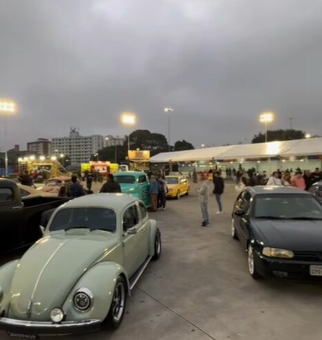 EXPOSIÇÃO DE CARROS ANTIGOS AGITA O PAÇO MUNICIPAL DE SÃO BERNARDO