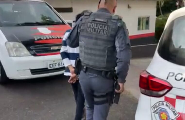 MULHER PROCURADA POR FURTO É DETIDA ENTRE A LIONS E A LAURO GOMES