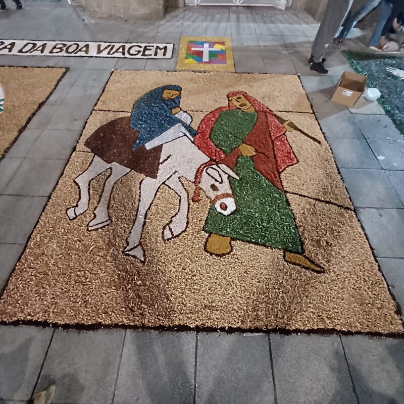 TAPETES DE CORPUS CHRISTI COLORIRAM IGREJAS HISTÓRICAS DE SÃO BERNARDO