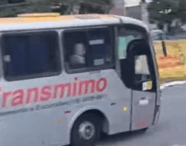 EX-FUNCIONÁRIO SURTA, FURTA ÔNIBUS E CAUSA LOUCURAS NO TRÂNSITO DE CARAPICUÍBA