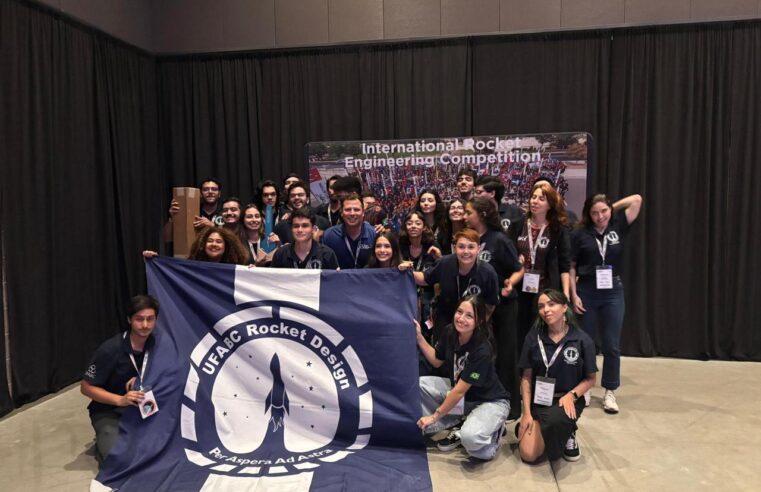 EQUIPE DA UFABC CONQUISTA TÍTULO INÉDITO PARA O BRASIL EM COMPETIÇÃO INTERNACIONAL DE ENGENHARIA DE FOGUETES NOS EUA