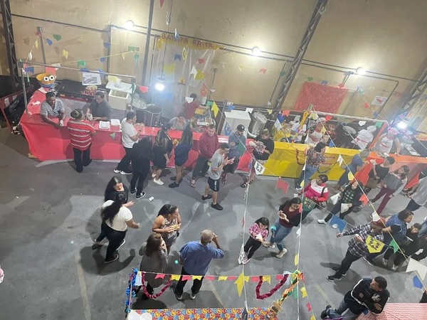 COM PREÇOS ACESSÍVEIS, QUERMESSE DA PARÓQUIA SÃO PEDRO E SÃO PAULO AGITA A VILA SÃO PEDRO