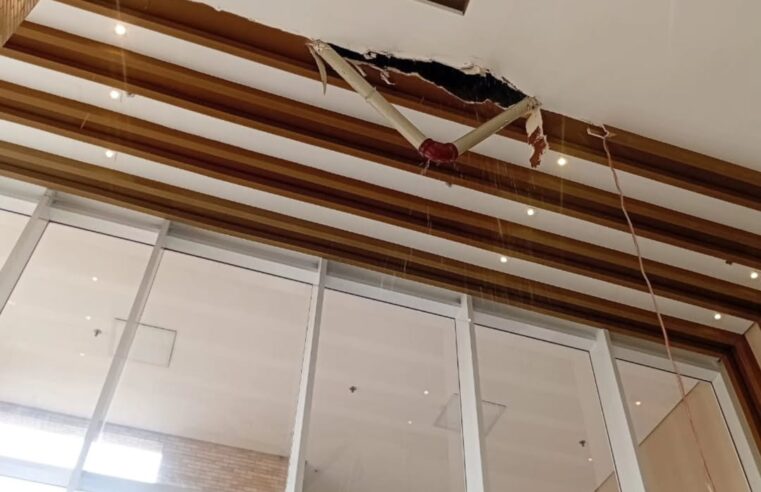 QUEDA DE FORRO EM PRÉDIO NA AV. KENNEDY FOI CAUSADA POR CHUVA DE GRANIZO; GESTORA EXPLICA O CASO