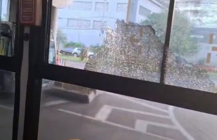 CRIMINOSOS ATACAM ÔNIBUS E TRÓLEBUS EM DIFERENTES PONTOS DE SÃO BERNARDO