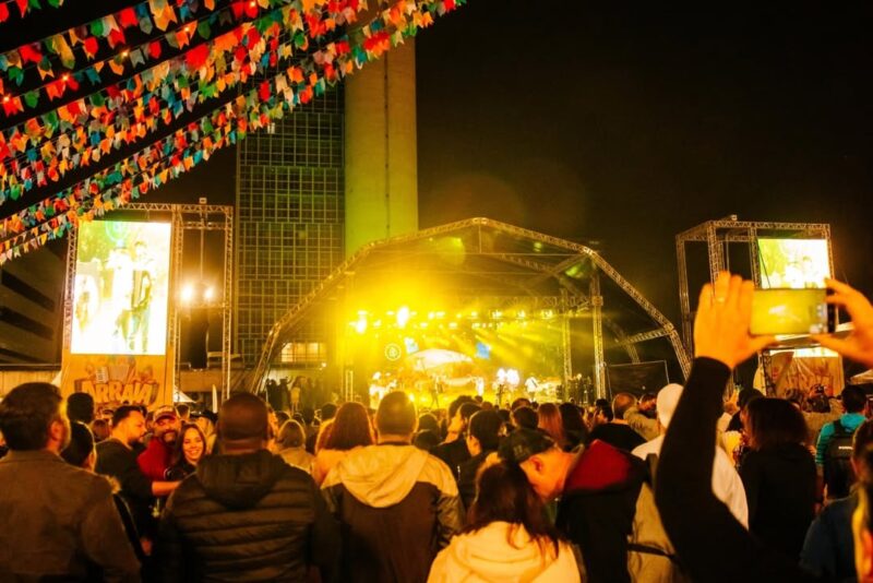 DEMÔNIOS DA GAROA E SÁ & GUARABIRA SÃO ATRAÇÕES DO ARRAIÁ DO PAÇO NESTA SEMANA