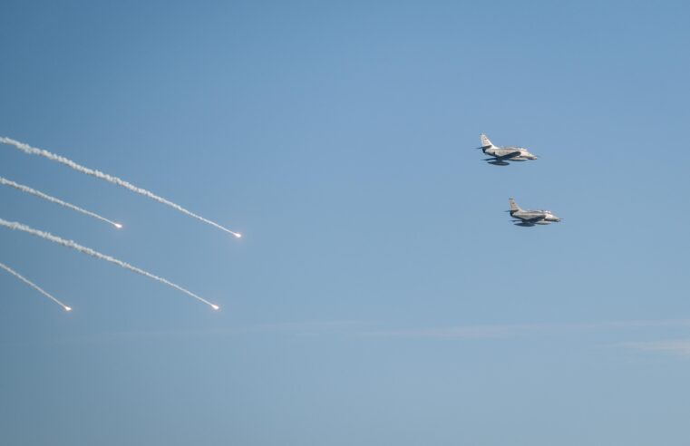 MARINHA DO BRASIL SOBREVOA OS CÉUS DE ITAÚNA COM DEMONSTRAÇÕES ELETRIZANTES NESTE SÁBADO NO VIVO RIO PRO