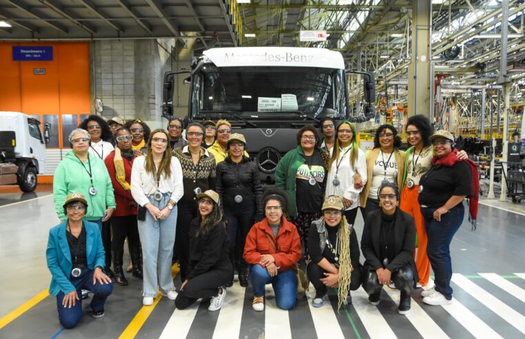 TURISMO INDUSTRIAL: MERCEDES-BENZ ABRE AS PORTAS PARA PRIMEIRA-DAMA DE SÃO BERNARDO E GRUPO DE MULHERES NEGRAS