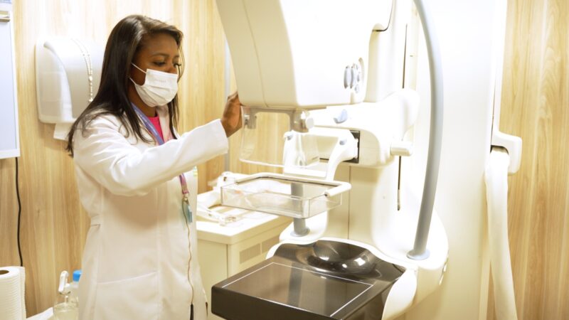 AÇÃO OFERECE MAMOGRAFIA GRATUITA NA ESPLANADA DO PAÇO DE SÃO BERNARDO