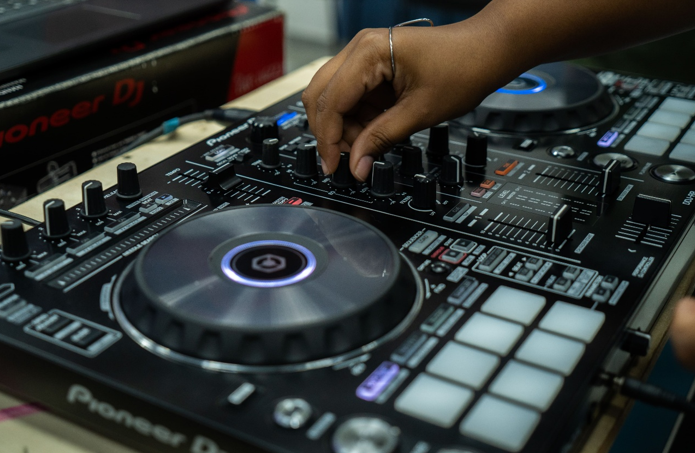 JUNHO NAS FÁBRICAS DE CULTURA: PALAVRA EM MOVIMENTO, TEATRO COMUNITÁRIO E BATALHAS DE RIMA AGITAM DIADEMA E IGUAPE