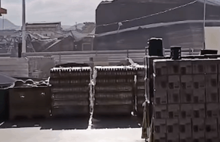 VÍDEO: TENDA DE ARENA EM BERTIOGA DESABA APÓS VENTOS DE 65 KM/H