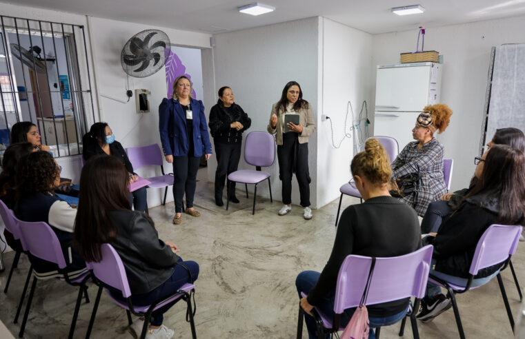 MULHERES VÍTIMAS DE VIOLÊNCIA PARTICIPAM DE RODA DE CONVERSA SOBRE EMPODERAMENTO FEMININO EM SÃO CAETANO