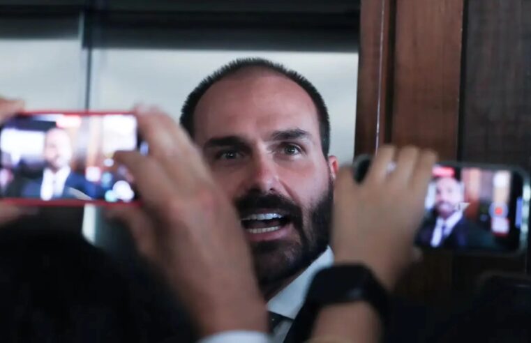 EDUARDO BOLSONARO DIZ QUE NÃO VAI RENUNCIAR AO MANDATO DE DEPUTADO