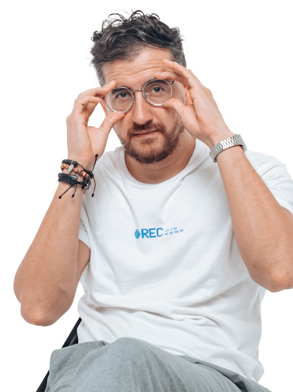 TEATROS DE SANTO ANDRÉ RECEBEM SHOWS DE STAND-UP COM ÍNDIO BEHN E AFONSO PADILHA