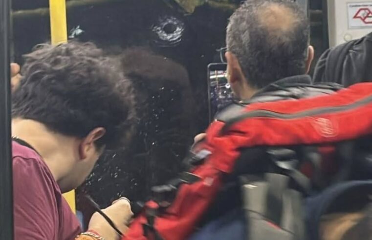 TRÓLEBUS É ATINGIDO POR PEDRA ENTRE DIADEMA E SÃO PAULO; PASSAGEIRO FICA FERIDO