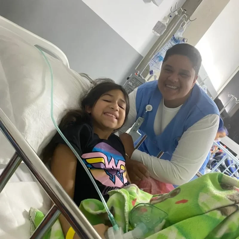 APÓS 11 DIAS INTERNADA, PEQUENA HELENA DE 9 ANOS RECEBE ALTA E MÃE AGRADECE EQUIPE MÉDICA