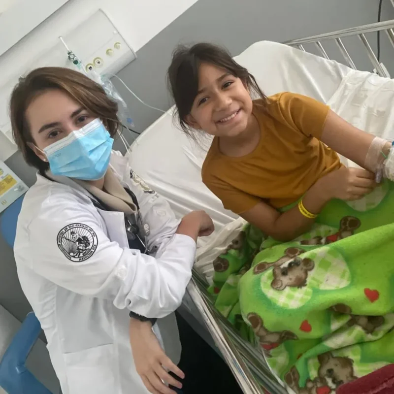 APÓS 11 DIAS INTERNADA, PEQUENA HELENA DE 9 ANOS RECEBE ALTA E MÃE AGRADECE EQUIPE MÉDICA