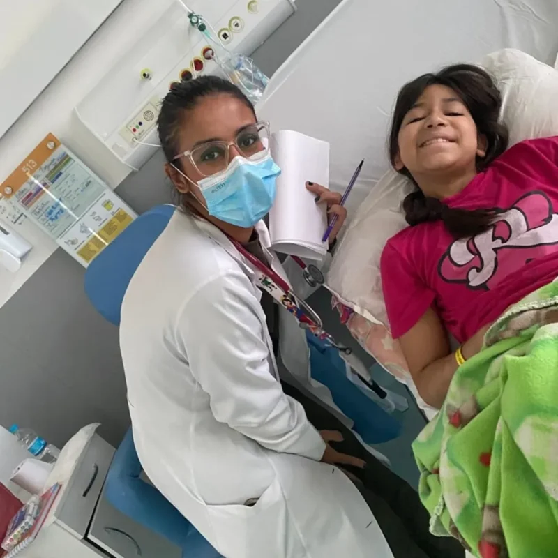 APÓS 11 DIAS INTERNADA, PEQUENA HELENA DE 9 ANOS RECEBE ALTA E MÃE AGRADECE EQUIPE MÉDICA