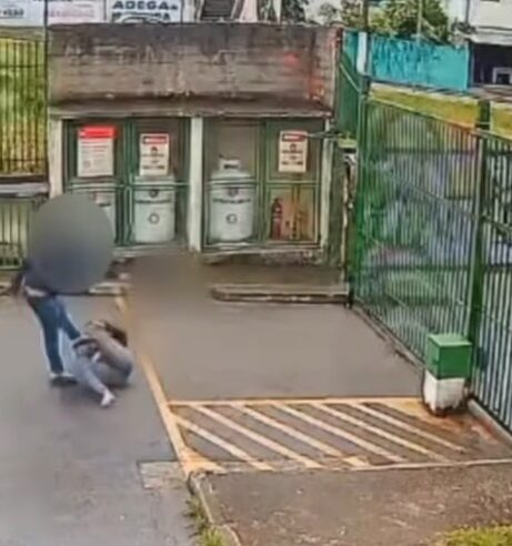 EX-NAMORADO INVADE CONDOMÍNIO E AGRIDE MULHER EM SÃO BERNARDO; VÍDEO MOSTRA