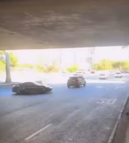 PORSCHE PERDE CONTROLE NA MARGINAL PINHEIROS E QUASE CAUSA ACIDENTE