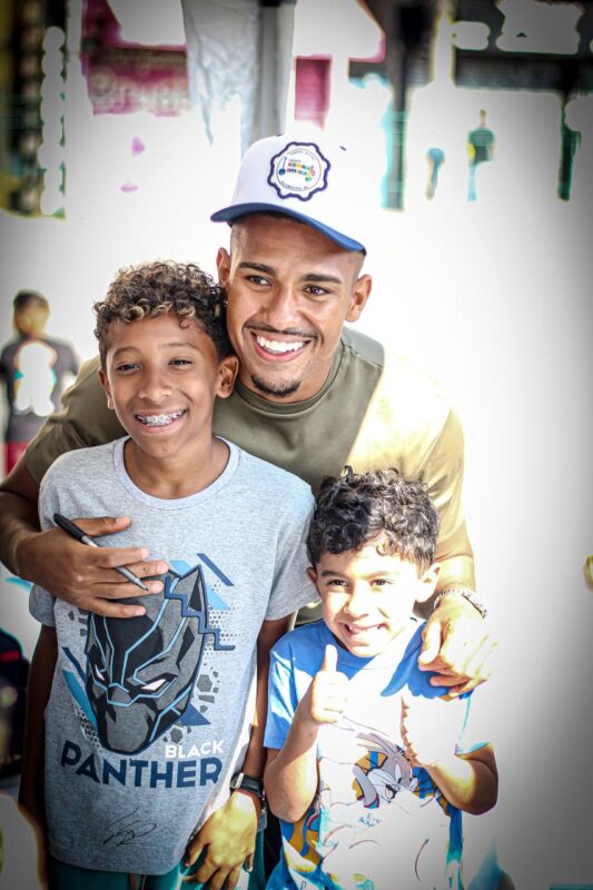 “EU CRESCI AQUI E SEI O VALOR QUE ISSO TEM”, DIZ SAMUEL LINO AO PARTICIPAR DE PROJETO SOCIAL NO PARQUE SÃO BERNARDO