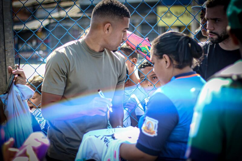 “EU CRESCI AQUI E SEI O VALOR QUE ISSO TEM”, DIZ SAMUEL LINO AO PARTICIPAR DE PROJETO SOCIAL NO PARQUE SÃO BERNARDO