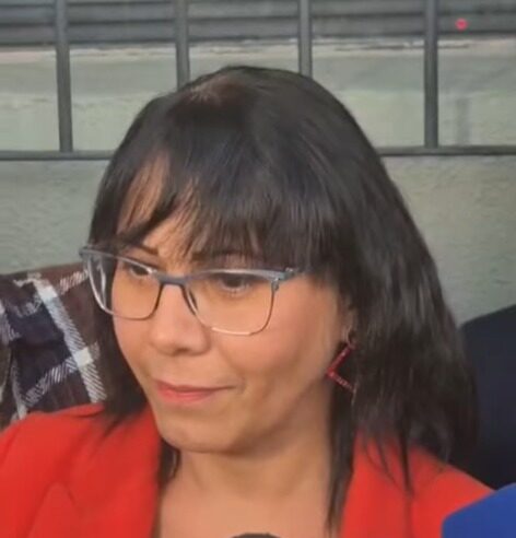 TIA APONTADA NO CASO DO BOLINHO ENVENENADO CONVERSA COM A IMPRENSA E DIZ QUE FOI ACUSADA INJUSTAMENTE