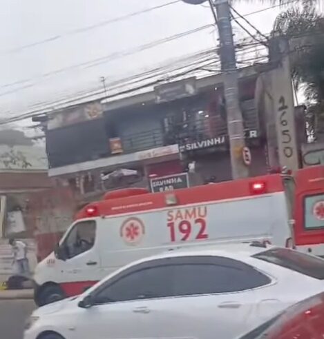 JOVENS FICAM FERIDOS APÓS QUEDA DE MOTO NA JOSÉ FORNARI