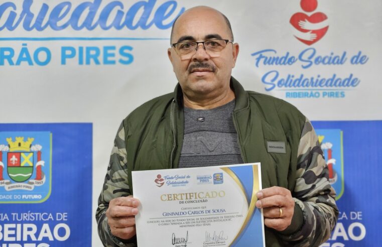 FORMANDOS CELEBRAM CONCLUSÃO DE CURSO DE ELETRICISTA INSTALADOR EM RIBEIRÃO PIRES