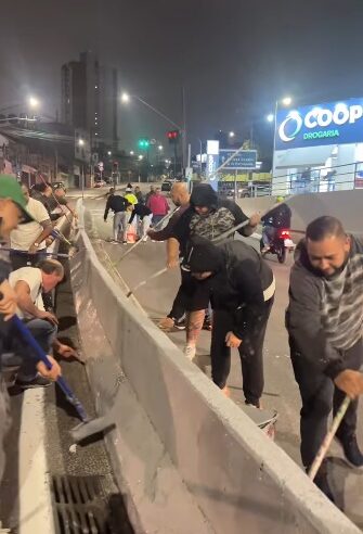  VOLUNTÁRIOS REVITALIZAM PRAÇA DOS BOMBEIROS EM SÃO BERNARDO