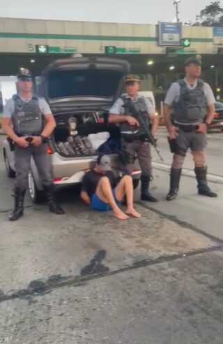 DOIS SÃO PRESOS COM DROGA ESCONDIDA EM VEÍCULO NA RODOVIA DOS IMIGRANTES, EM SÃO BERNARDO