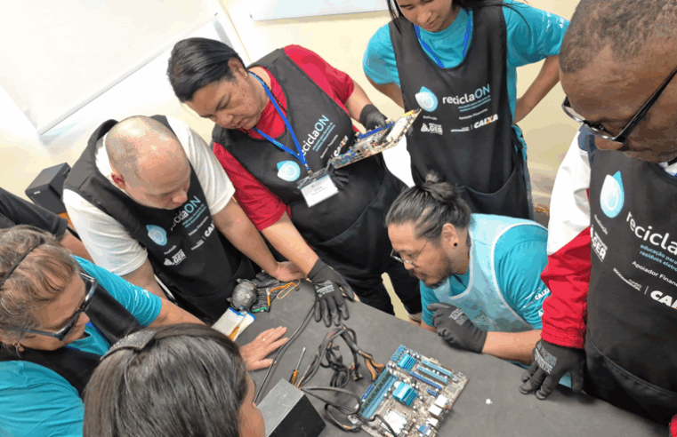 CURSO NA USP ENSINA CATADORES DE ELETROELETRÔNICOS SOBRE REMANUFATURA DE COMPUTADORES