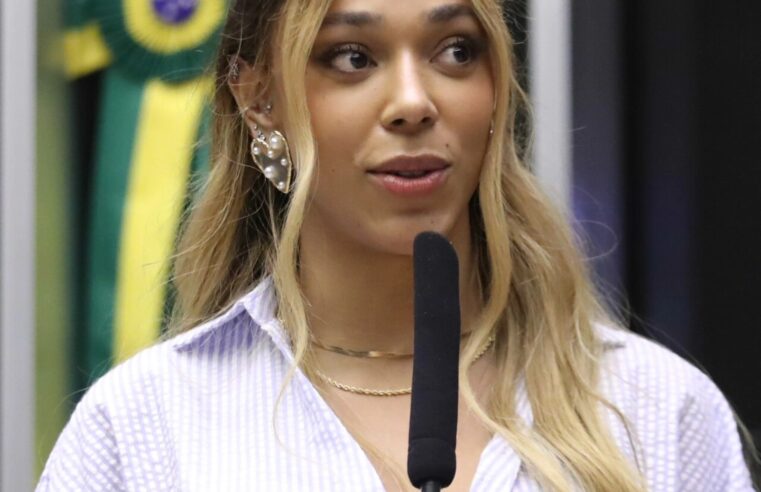 ERIKA HILTON PARTICIPA DE DEBATE EM SÃO BERNARDO