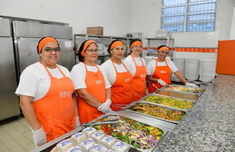 BOM PRATO DE SÃO BERNARDO SERVE ALMOÇO ESPECIAL EM COMEMORAÇÃO AO DIA DOS PAIS