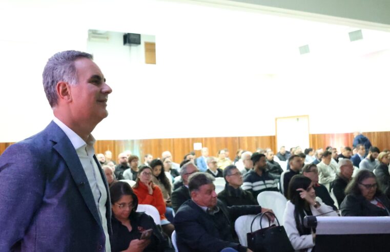 REFORMA TRIBUTÁRIA DEVE IMPACTAR PREÇOS, CONTRATOS E INVESTIMENTOS, ALERTA ESPECIALISTA EM EVENTO LOTADO NA ACISBEC